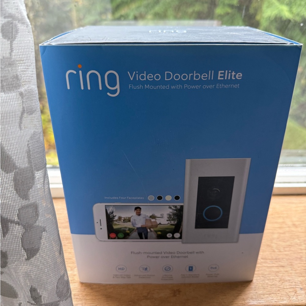 Ring Elite Doorbell in Silver and Black